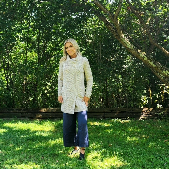 Aran Mor Sweaters - Aran Mor Women's Sz M Aran Knit Coatigan Celtic Knot Side Zip Beige Variegated